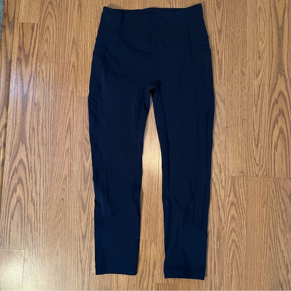 Lululemon Women’s Navy Blue High-Waisted Leggings Size 6 - Picture 1 of 8